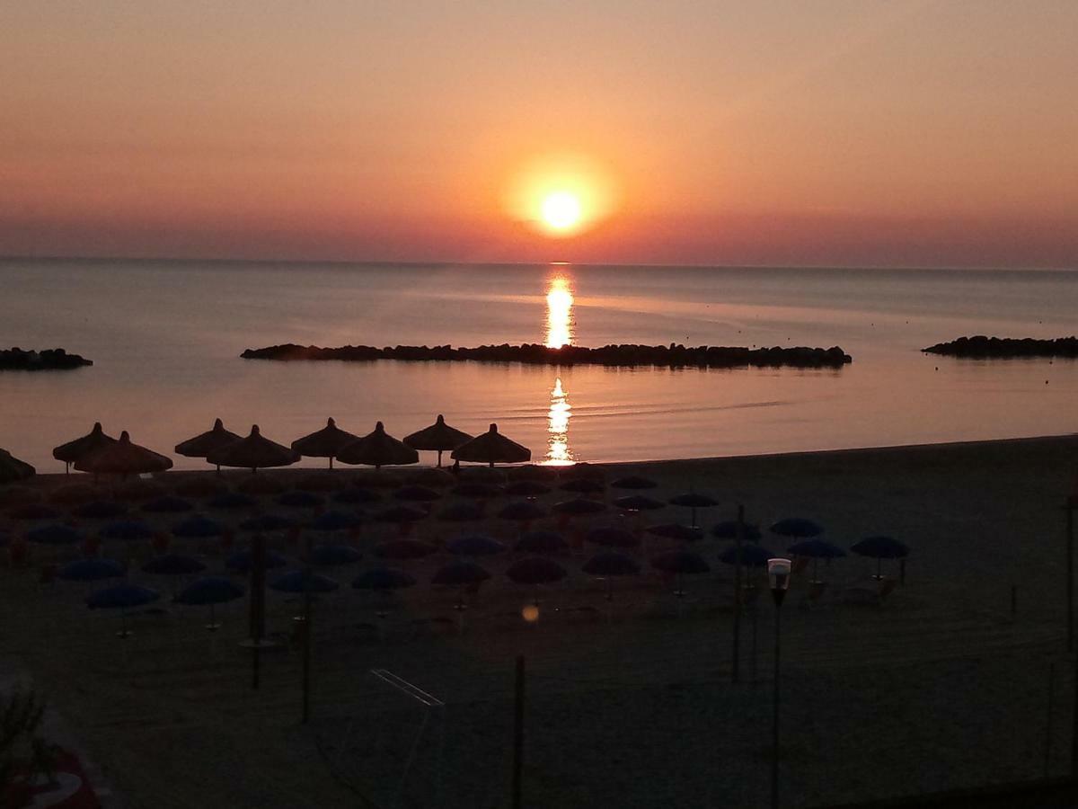 Appartamento Alba Rosa Francavilla Al Mare Exteriör bild